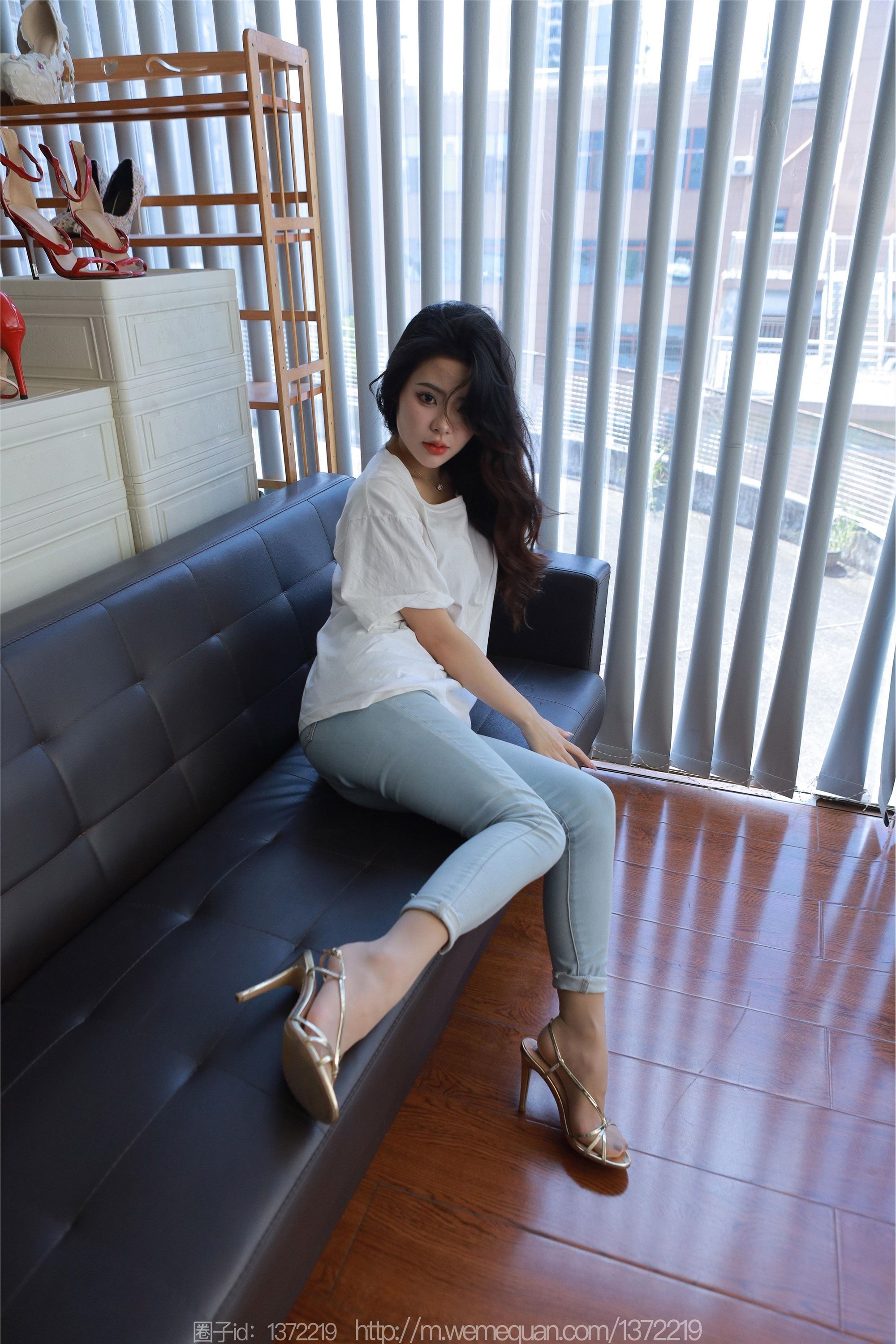 IESS异思趣向  2023.09.04 丝享家 1524 兔兔《白T牛仔裤里丝》